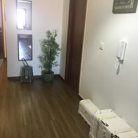 Junto Ao El Corte Ingles 홈스테이 *